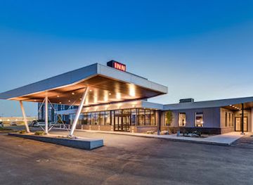 canada/alberta/bar/heritage-inn-hotel-convention-centre