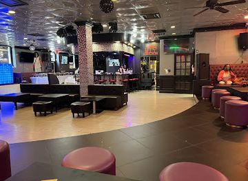 maryland/capital-region/bar/famous-lounge-restaurant-bar