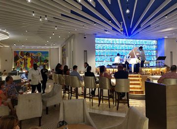the-bahamas/nassau/cable-beach/bar/blue-note-lounge