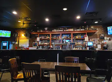 Peephole Bar & Grill