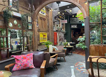 Roundy's Bar