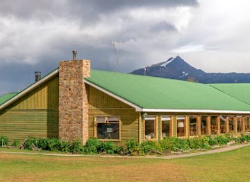 argentina/torres-del-paine-national-park/bar/hotel-del-paine