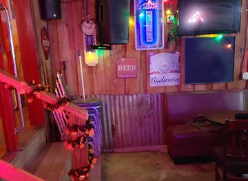 oklahoma/choctaw-country/bar/red-barn