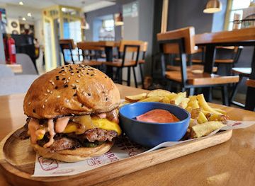 peru/lares-trek/bar/dr-beer-miss-potato