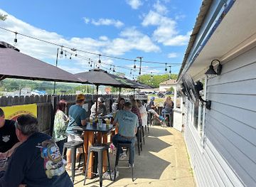 new-hampshire/lakes-region/bar/looney-bin