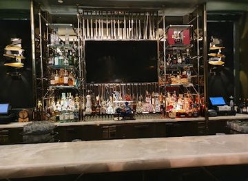 canada/toronto/entertainment-district/bar/mister-c