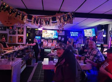 wisconsin/southeast-wisconsin/bar/iron-mike-s