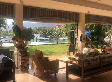 seychelles/ile-longue/bar/palmier