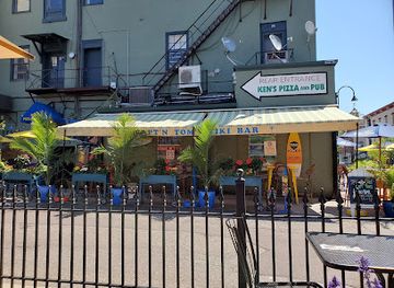 vermont/lake-champlain/bar/captain-tom-s-tiki-bar