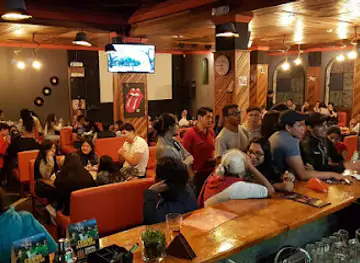 aLabuena Bar & Lounge