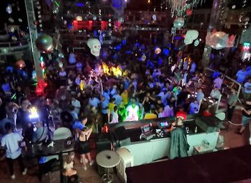 egypt/sharm-el-sheikh/bar/bus-stop-naama-bay