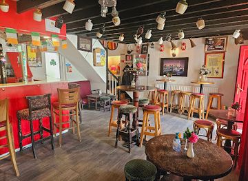 ireland/mizen-head/bar/the-beehive-bar