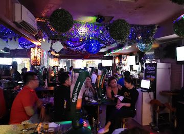 singapore/kallang/bar/buddy-buddy-cheers