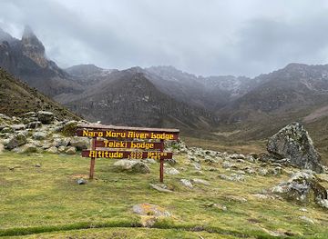 kenya/mount-kenya-national-park/bar/mackinders-hut