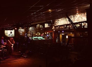 chile/biobio-region/bar/casa-de-salud