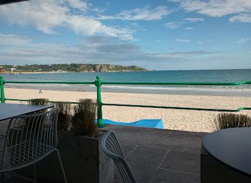 jersey/portelet-bay/bar/oyster-box