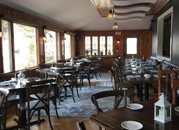 massachusetts/mohawk-trail/bar/trail-house-kitchen-bar