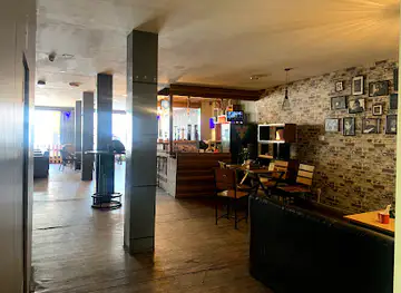 Shishaz House And Bar