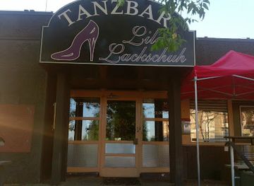 germany/brandenburg/bar/tanzbar-lila-lackschuh