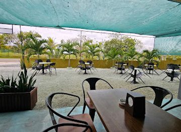 maldives/gnaviyani-atoll/bar/sharkys-bay