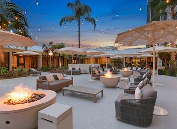 california/irvine/bar/aura-bar-grill