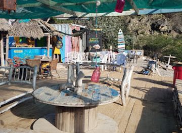 curacao/groot-santa-martha/bar/tugboat-bar