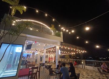 indonesia/west-kalimantan/bar/three-koi-cafe-bar