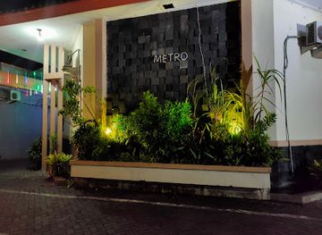 indonesia/east-java/bar/metro-palace