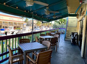 florida/florida-keys/bar/sharkey-s-sharkbite-grill