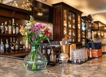 canada/niagara-peninsula/bar/judas-tree