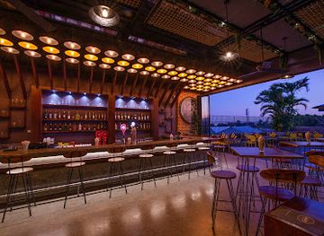 cambodia/siem-reap/charles-de-gaulle-boulevard/bar/akas-rooftop-sky-bar-by-the-twizt