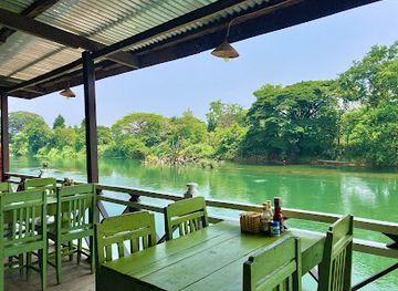 laos/champasak-cultural-landscape/bar/kea-s-backpackers-paradise-restaurant-bar