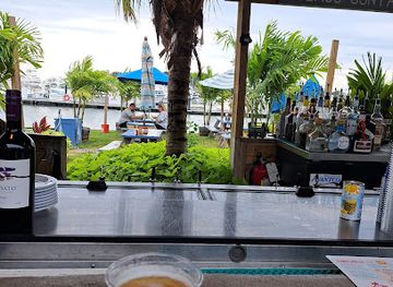 delaware/delaware-seashore-state-park/bar/dockside-marina-bar-grill