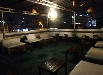 angola/luanda/ingombota/bar/music-box-bar