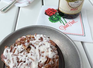 michigan/mackinac-island/bar/geranium-bar