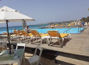 cabo-verde/santa-maria-beach/bar/damfjord