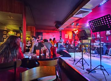 lebanon/baabda/bar/quadrangle