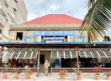 sint-maarten/le-galion-beach/bar/taloula-mango-s-blue-bitch-bar