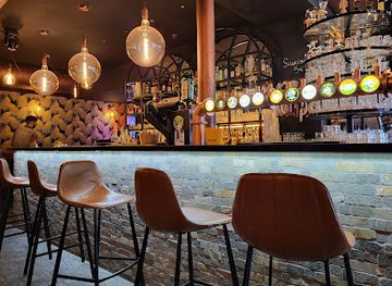 france/champagne/bar/ernest-hemingway-cafe