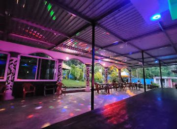 honduras/santa-barbara-region/bar/chanchis-bar