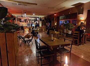 ecuador/quito/bar/la-oficina-brew-pub