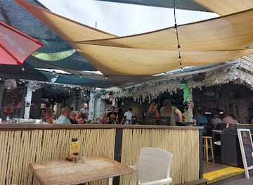 florida/florida-keys/bar/willie-t-s