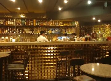 philippines/legazpi/embarcadero-de-legazpi/bar/chilo-bar