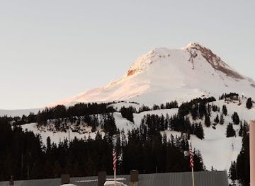oregon/mt-hood-territory/bar/collins-lake-resort