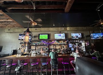 alabama/tuscaloosa/bar/top-shelf-tavern