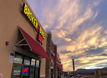 colorado/monument/bar/broken-bones-bbq