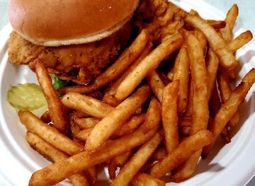 iowa/backbone-state-park/bar/drew-s-bar-grille-llc