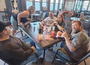 nebraska/columbus/bar/frank-s-grill-columbus-ne-inside-micek-s-shangri-la-bar