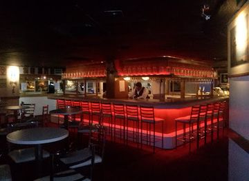 mexico/guadalajara/bar/piano-bar-the-champagne-glass