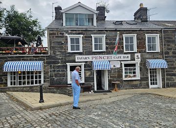 united-kingdom/gwynedd/bar/tafarn-pencei